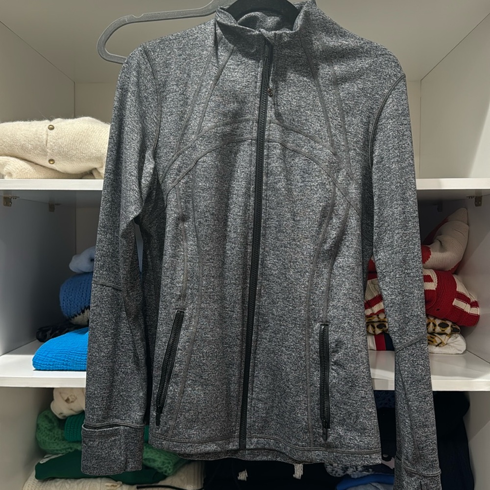 amazing lululemon jacket in size 14. never worn